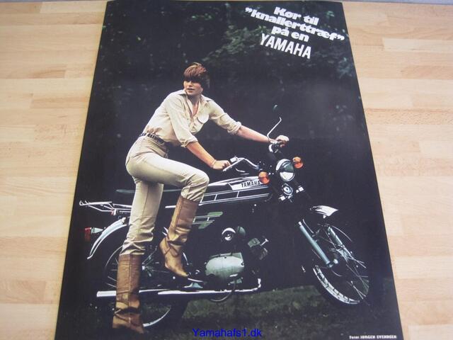 Yamaha metalskilt med Yamaha knallert tilbud 1977