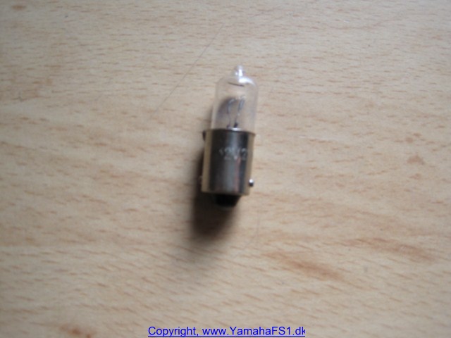 Pære for speedometer 12v-4w original fatning BA9S