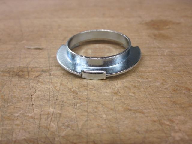 Nederste metal fjederstyrer K1 forgaffel 79, Repro