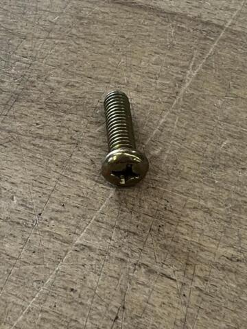 Skrue for Karburatorbund