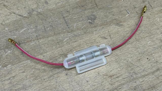 Sikringsholder med 1 stk sikring, ved batteri, Type 3